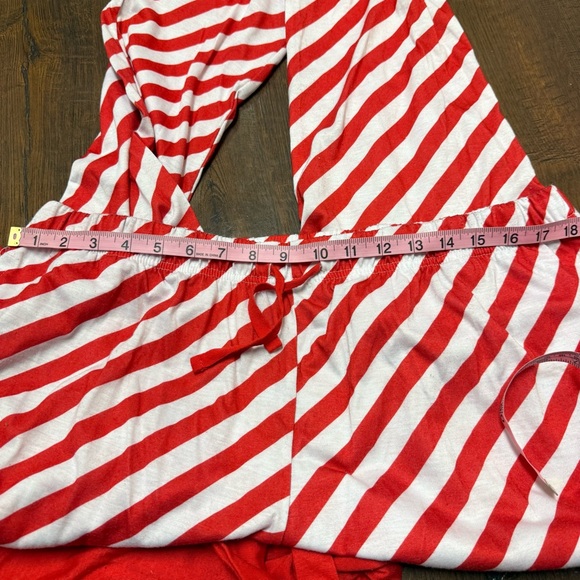 Hope & Wonder Women’s Fa La La Christmas Pajama Set - Picture 5 of 5